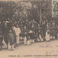 Tonkin -Annamites attendant le cortège royal - (…)