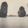 Tonkin - Baie d'Halong Les deux frères (…)