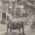 Hué - Tombeau Ming Mang - Porte extérieure - (…)