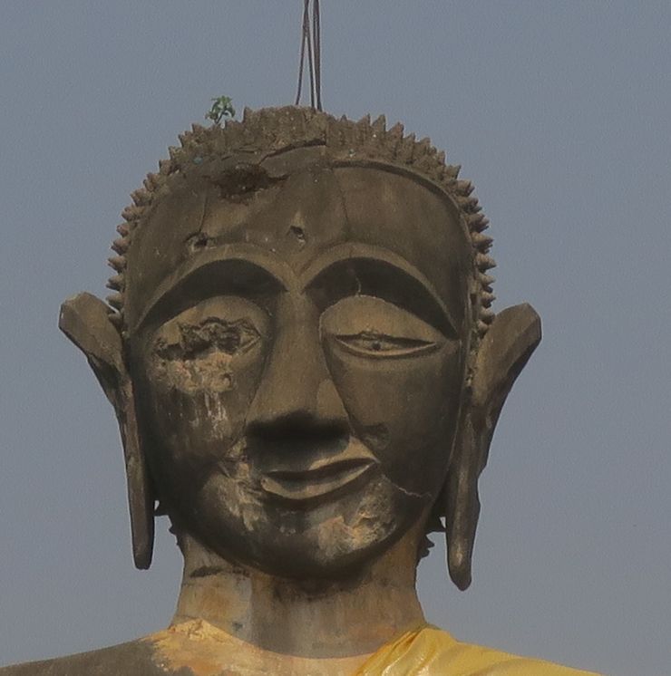 Laos - Xieng Khouang - Bouddha - Tête, œil droit explosé #5541