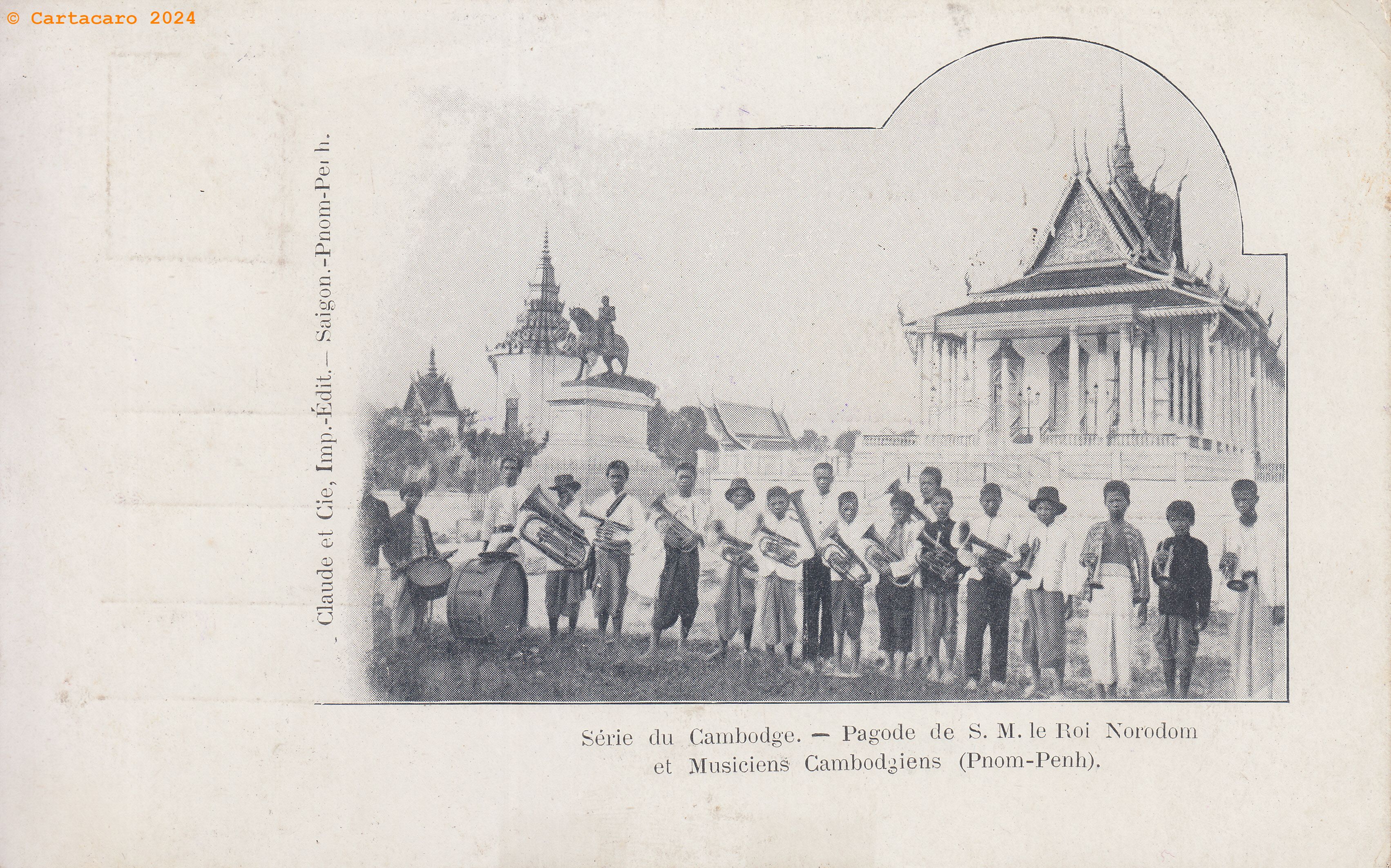Cambodge - Phnom Penh - Musiciens devant la Pagode royale Claude série Cambodge @9052 #5073