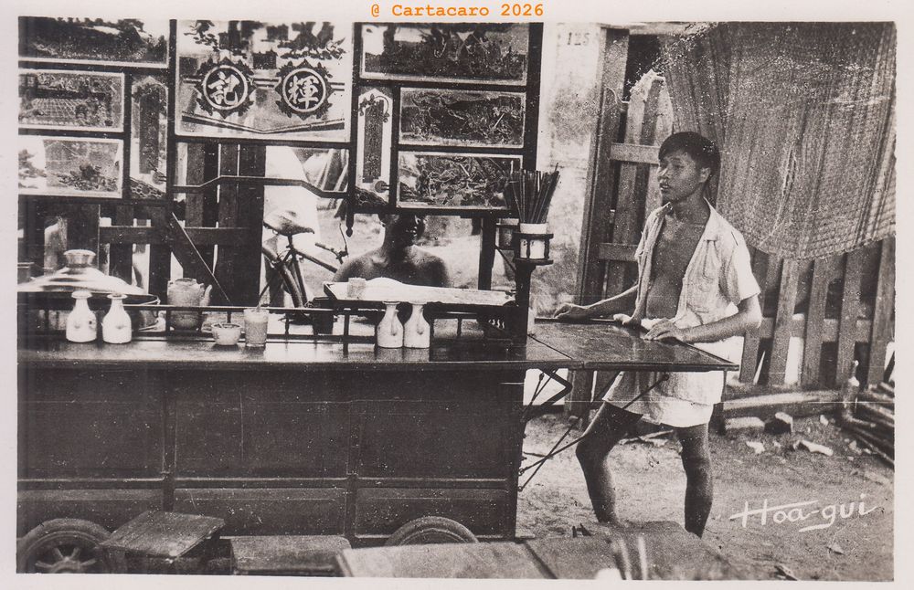 Saigon - Café restaurant de rue - Hoa Qui - Paris - Bord marge blanche 