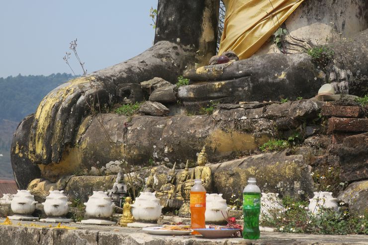 Laos - Xieng Khouang - Bouddha - Mains #5545